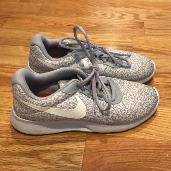 Nike shoes - Picture 2 of 2